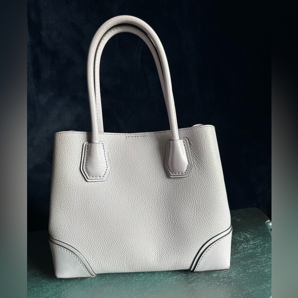 Michael Kors Lilac Pebbled Leather Tote | Pre-Loved with Dust Bag & Keychain - Picture 2 of 9